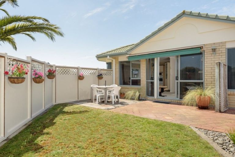 Photo of property in 4 Sequoia Grove, Mount Maunganui, 3116