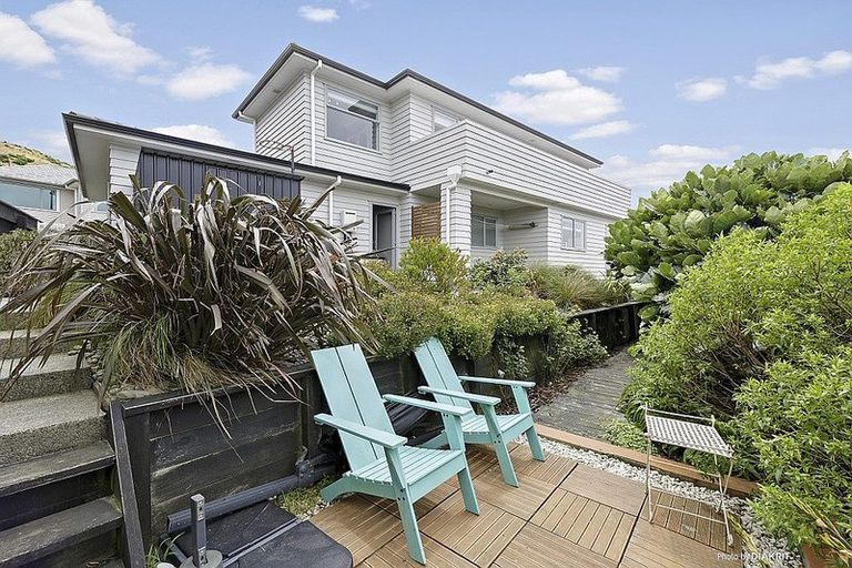 Photo of property in 3 Hislop Way, Johnsonville, Wellington, 6037