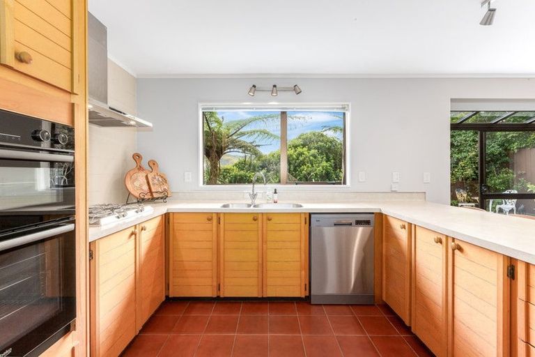 Photo of property in 33 Satara Crescent, Khandallah, Wellington, 6035