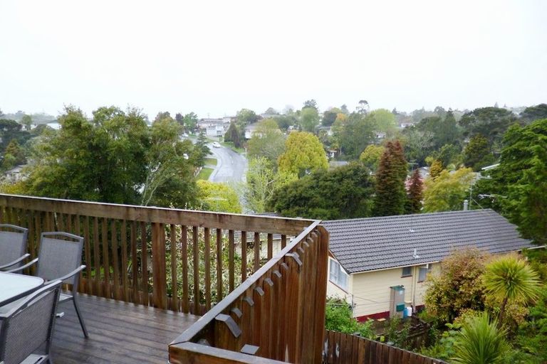 Photo of property in 66 Tamahere Drive, Glenfield, Auckland, 0629