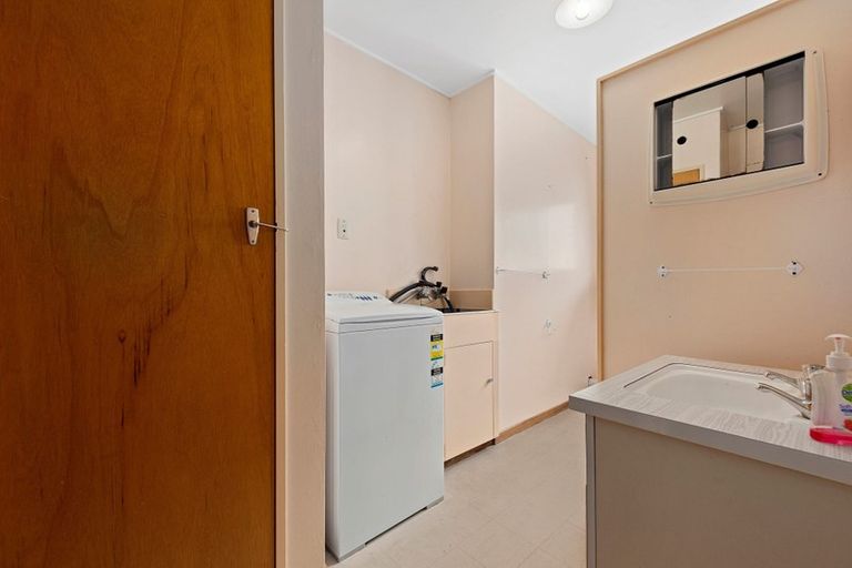 Photo of property in 218u8 Onepu Road, Lyall Bay, Wellington, 6022