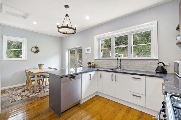 Photo of property in 9 Kaihuia Terrace, Northland, Wellington, 6012