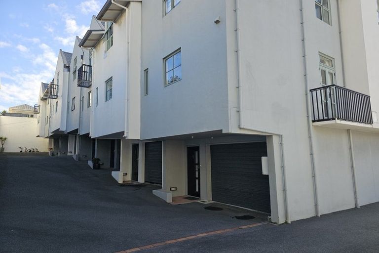 Photo of property in 6/28 Majoribanks Street, Mount Victoria, Wellington, 6011
