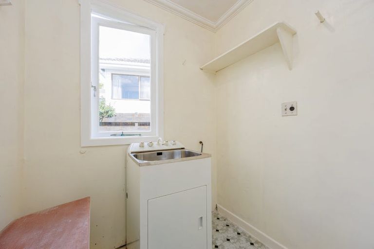 Photo of property in 2/48 Churchill Road, Murrays Bay, Auckland, 0630