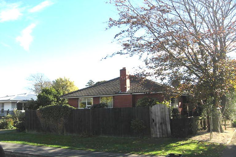 Photo of property in 25 Plynlimon Road, Fendalton, Christchurch, 8052