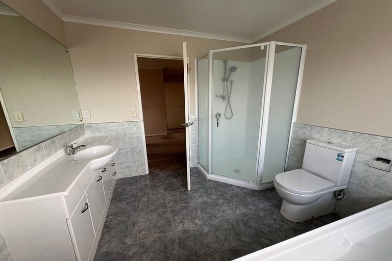 Photo of property in 26 Cyril French Drive, Flat Bush, Auckland, 2016