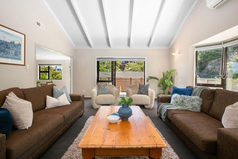 Photo of property in 22 Tio Tio Road, Miramar, Wellington, 6022