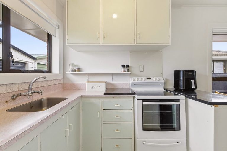 Photo of property in 4 Ontario Place, Wainoni, Christchurch, 8061