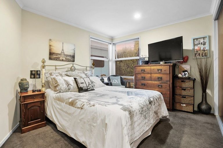 Photo of property in 66 Rototuna Road, Rototuna, Hamilton, 3210