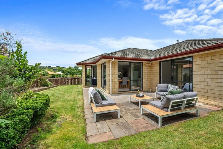 Photo of property in 38 Cabeleigh Drive, Helensville, 0800