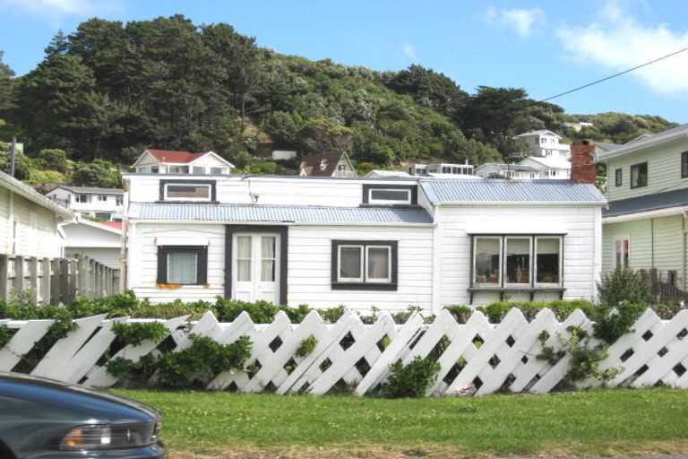 Photo of property in 56 Burnham Street, Seatoun, Wellington, 6022