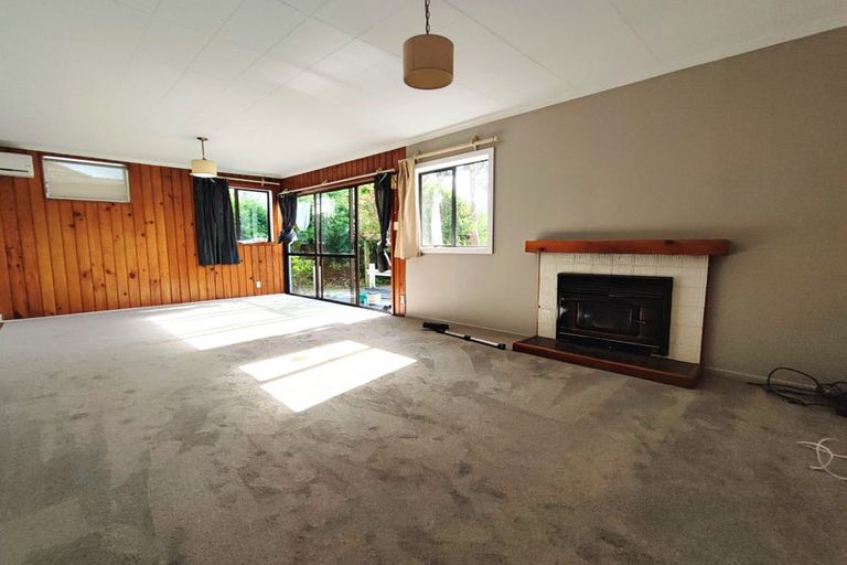 Photo of property in 21 Ranui Station Road, Ranui, Auckland, 0612