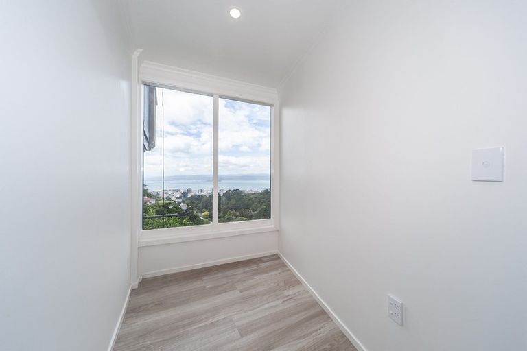 Photo of property in 43b Harbour View Road, Northland, Wellington, 6012