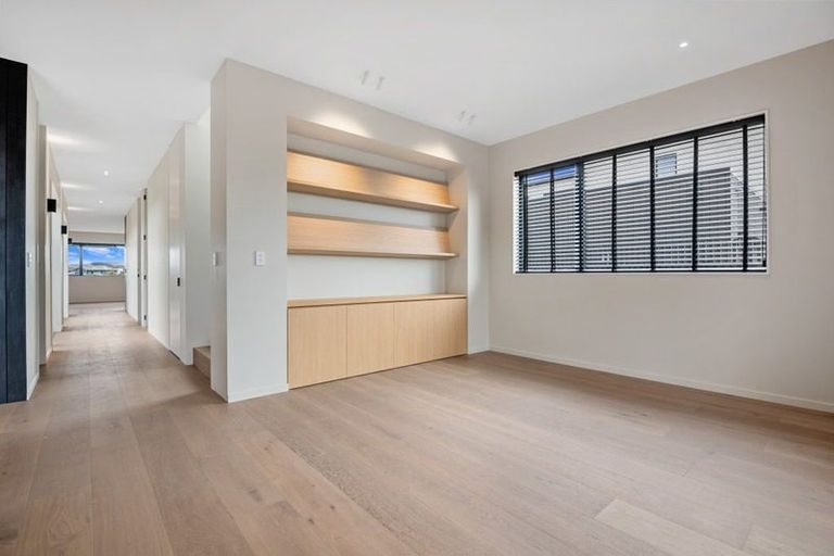 Photo of property in 47 Bristol Freighter Road, Hobsonville, 0616