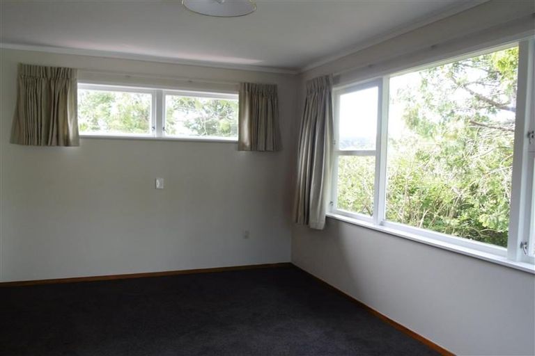 Photo of property in 9 Valkyria Place, Beach Haven, Auckland, 0626