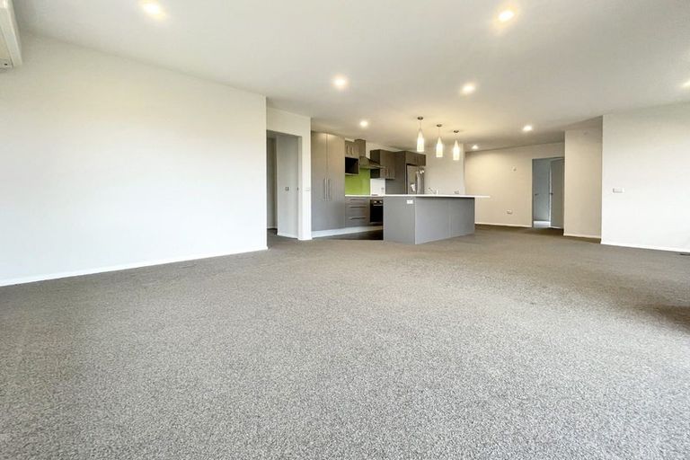 Photo of property in 40 Cresswell Place, Johnsonville, Wellington, 6037