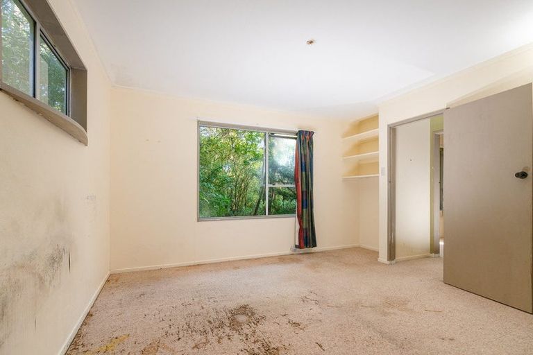 Photo of property in 21b Colchester Crescent, Newlands, Wellington, 6037