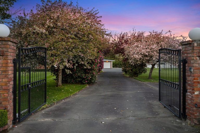 Photo of property in 86 Stanleys Road, Harewood, Christchurch, 8051