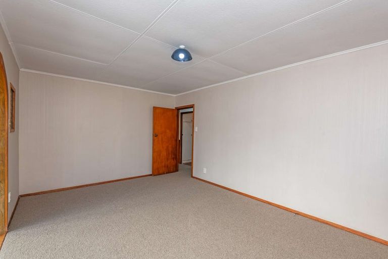 Photo of property in 50 Pahiatua Street, Hokowhitu, Palmerston North, 4410