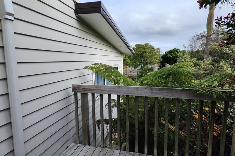 Photo of property in 24 Holt Avenue, Torbay, Auckland, 0630