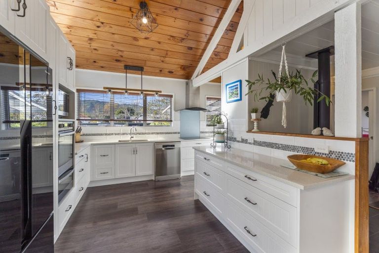 Photo of property in 3 Alexander Street, Waikanae, 5036