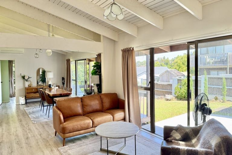 Photo of property in 5 Holyoake Place, Chatswood, Auckland, 0626