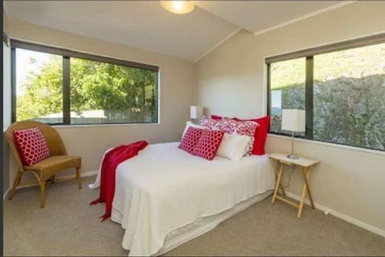 Photo of property in 31 Nalanda Crescent, Broadmeadows, Wellington, 6035