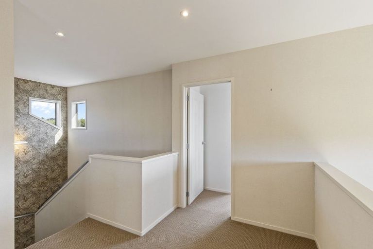 Photo of property in 10 Sampson Avenue, Waiwhakaiho, New Plymouth, 4312