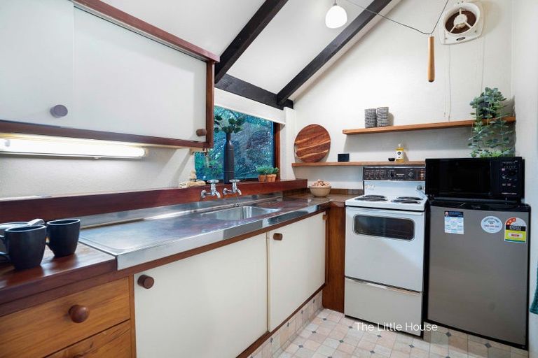 Photo of property in 12 Kempton Street, Greytown, 5712