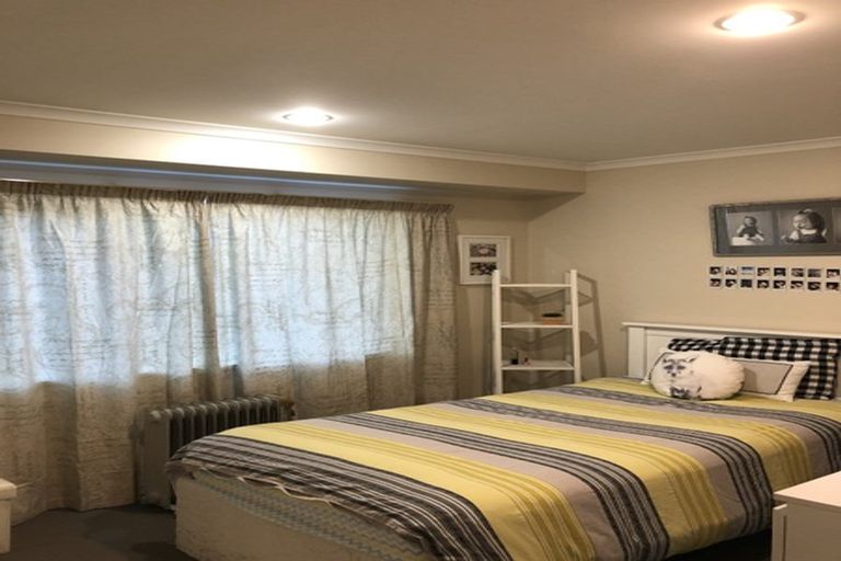 Photo of property in 51a Matipo Road, Te Atatu Peninsula, Auckland, 0610
