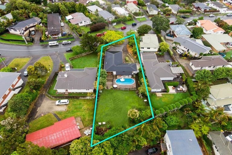 Photo of property in 51 Stanley Road, Glenfield, Auckland, 0629