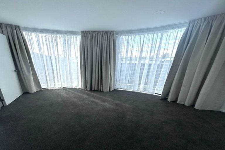 Photo of property in 15 Tiraumea Drive, Pakuranga, Auckland, 2010