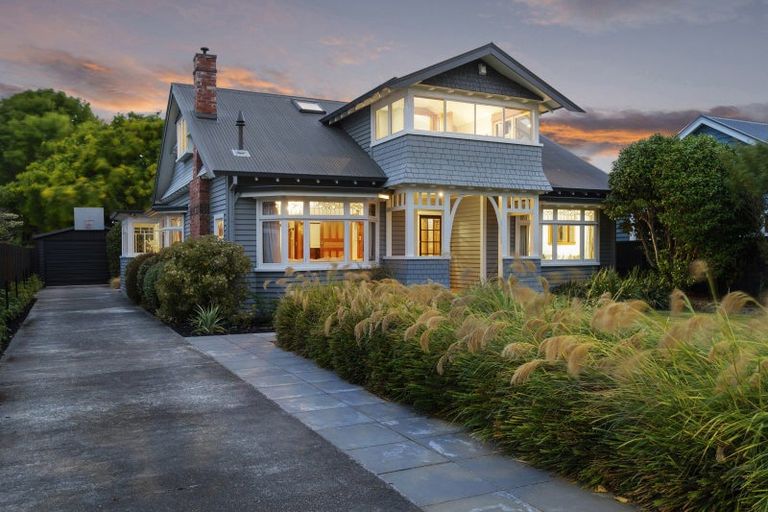 Photo of property in 86 Saint Martins Road, Saint Martins, Christchurch, 8022