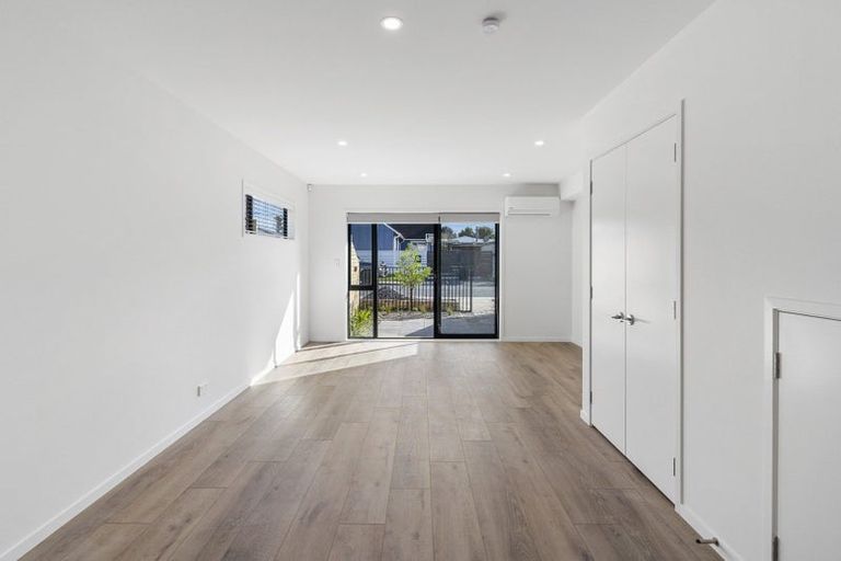 Photo of property in 2a Stokes Avenue, Te Atatu Peninsula, Auckland, 0610