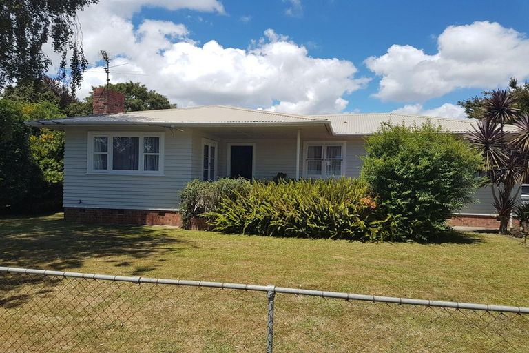 Photo of property in 32 Youngs Road, Papakura, 2110