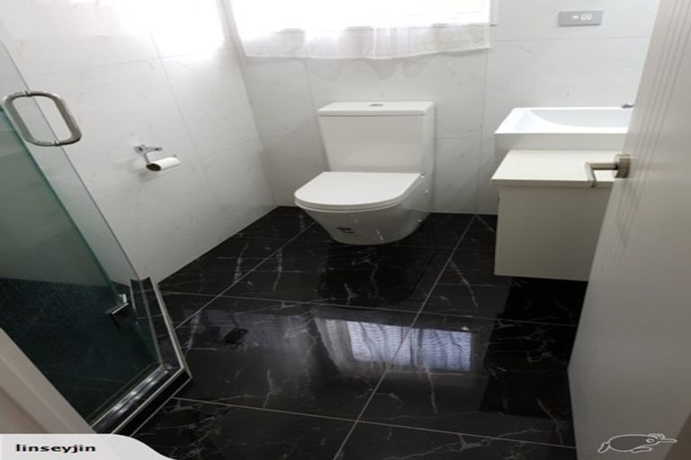 Photo of property in 9 Carrickdawson Drive, Flat Bush, Auckland, 2019