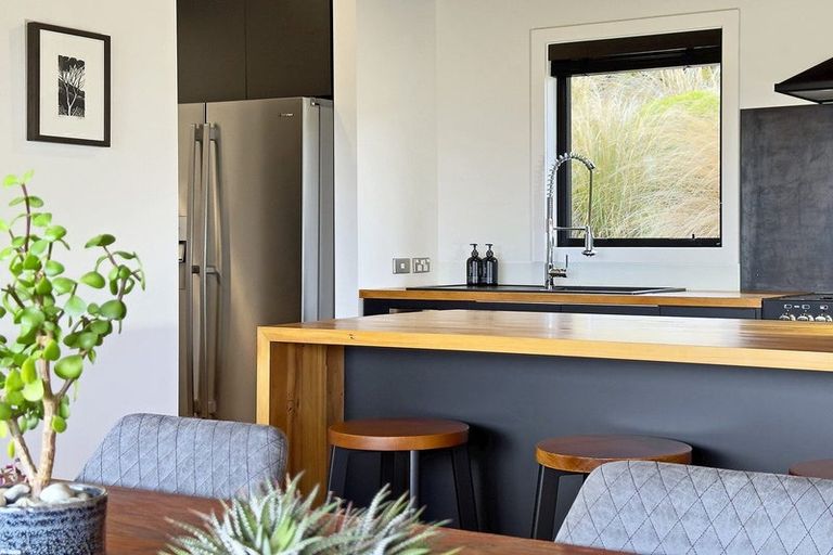 Photo of property in 6a Kinross Lane, Jacks Point, Queenstown, 9371
