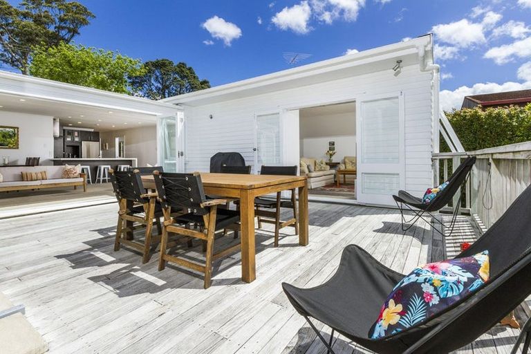 Photo of property in 63 Knights Road, Rothesay Bay, Auckland, 0630