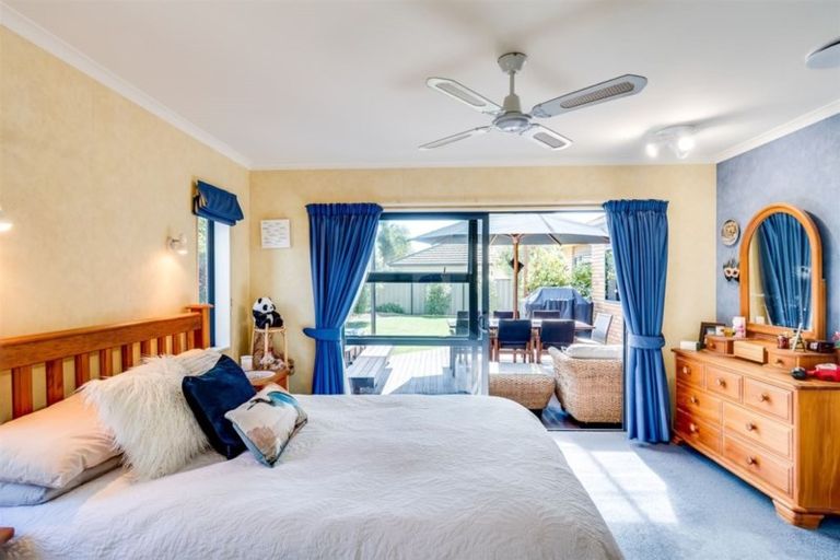 Photo of property in 16 Forbury Way, Taradale, Napier, 4112