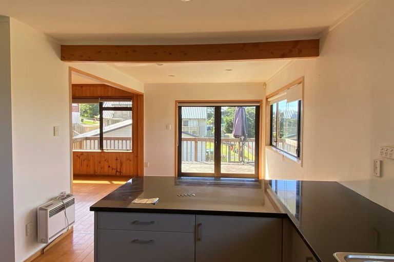 Photo of property in 2 Allender Drive, Torbay, Auckland, 0630