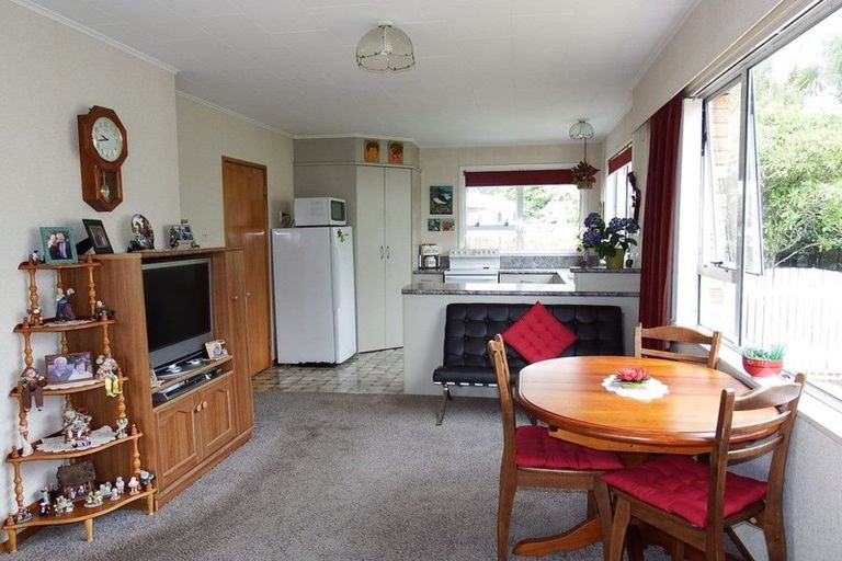 Photo of property in 55 Broadway, Stratford, 4332