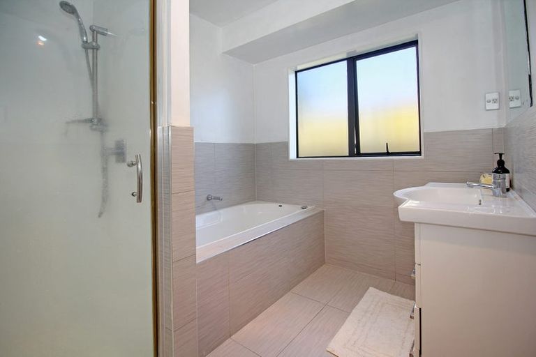 Photo of property in 12 Masters Place, Favona, Auckland, 2024