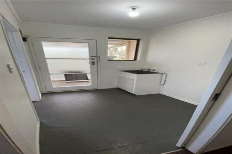 Photo of property in 5a Cherry Tree Place, Massey, Auckland, 0614