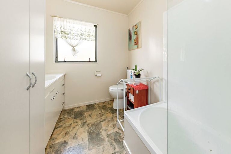 Photo of property in 14 Margarita Rise, Pukekohe, 2120