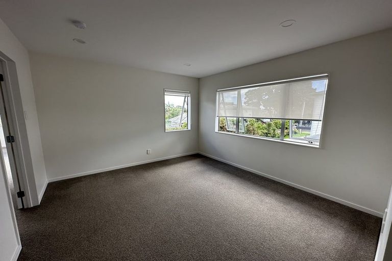 Photo of property in 2a Hemi Street, Narrow Neck, Auckland, 0622