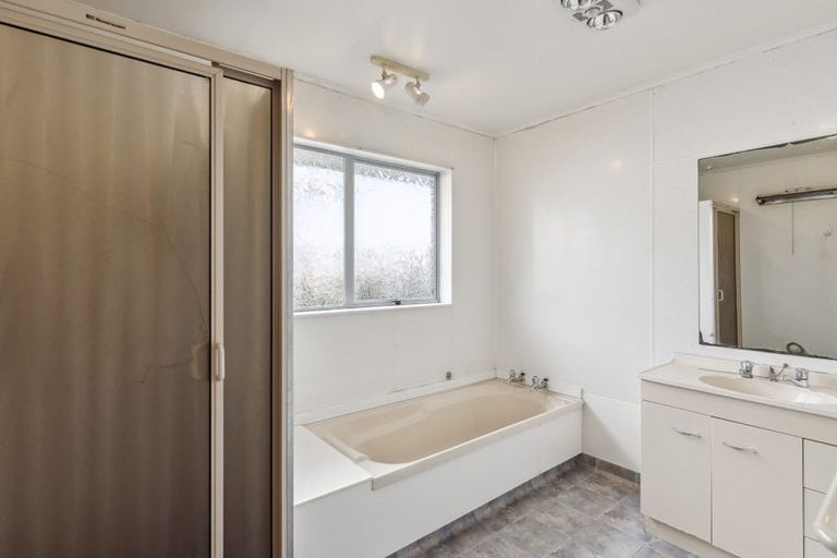 Photo of property in 28 Kapiti Road, Paraparaumu, 5032