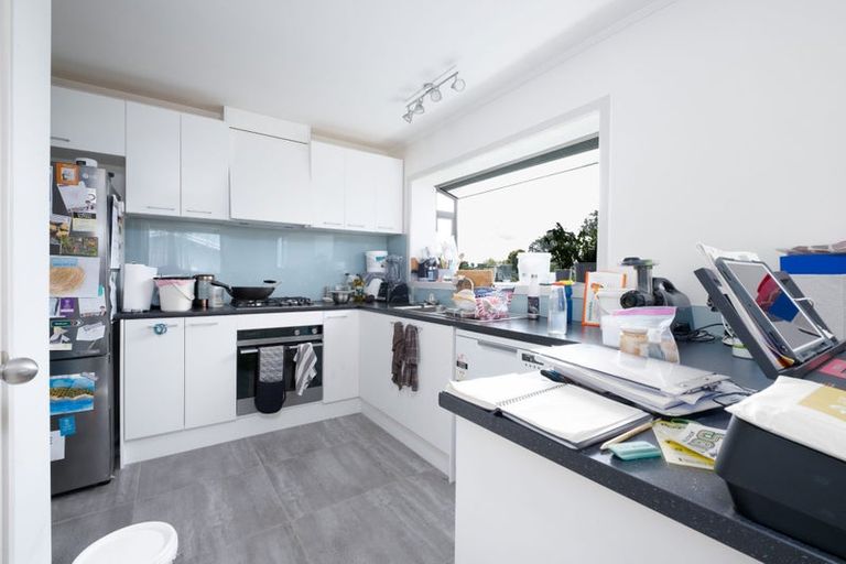 Photo of property in 32 Marlborough Avenue, Glenfield, Auckland, 0629