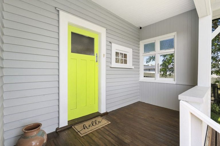 Photo of property in 1 Tapuaeotu Way, Welcome Bay, Tauranga, 3112