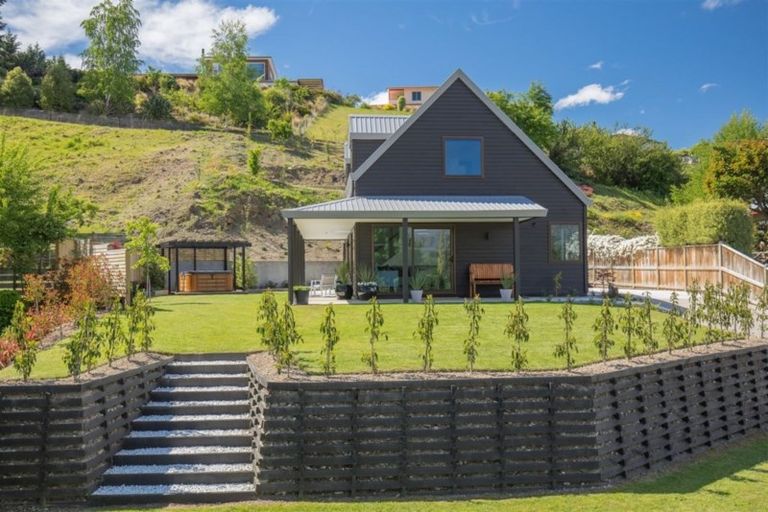 Photo of property in 44 Hedditch Street, Wanaka, 9305