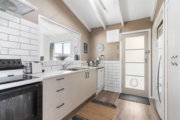 Photo of property in 104 Mayfair Avenue, Whangamata, 3620